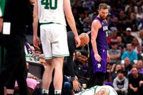 开云体育娱乐 -包含萨克拉门托国王迎NBA总决赛关键赛，清晨主帅复盘，球迷炸锅，团队化学反应显著的词条