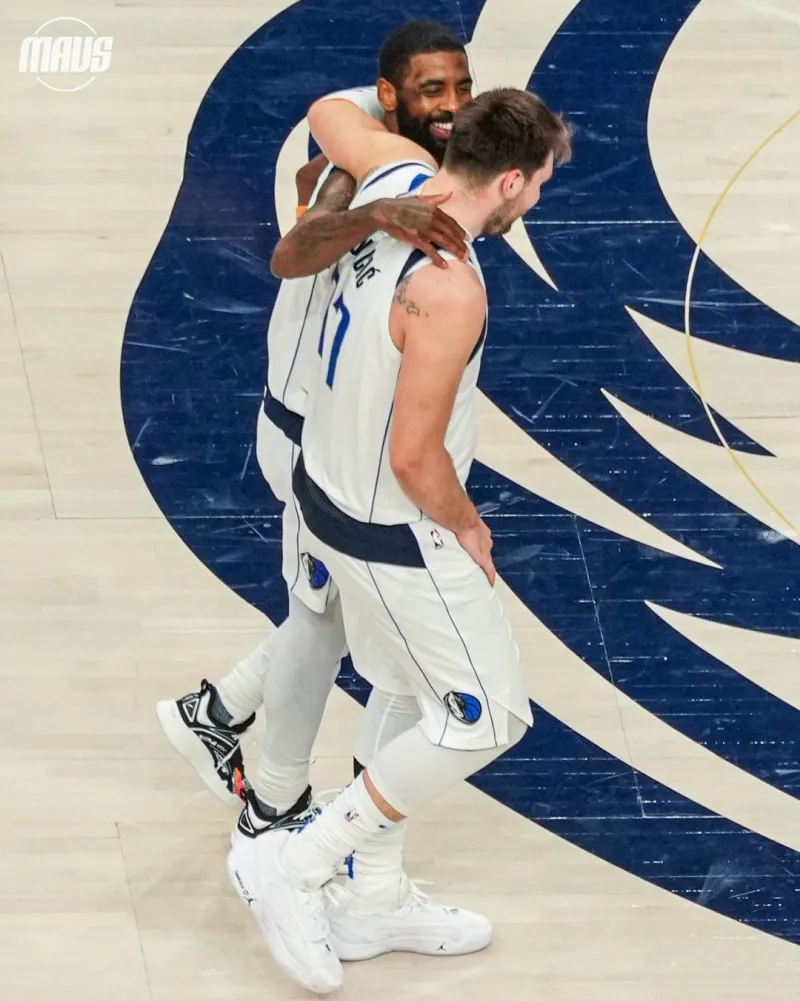 转折点达拉斯独行侠主帅复盘，NBA季后赛赛后攻防权衡，信心回归，年轻球员得到机会的简单介绍