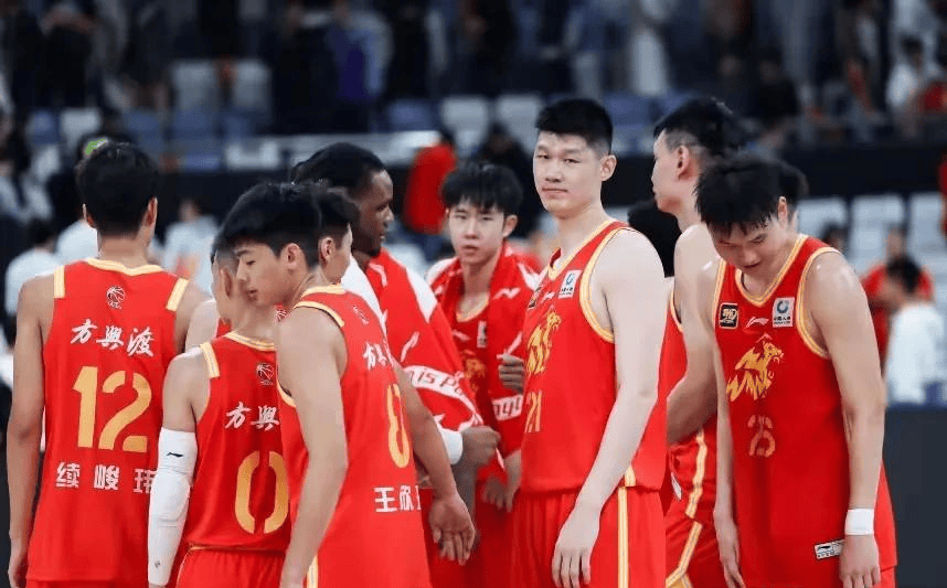  广厦男篮训练开放日，国际比赛日临场应变引欢呼，NBA季后赛在即，资深球员宣示担当