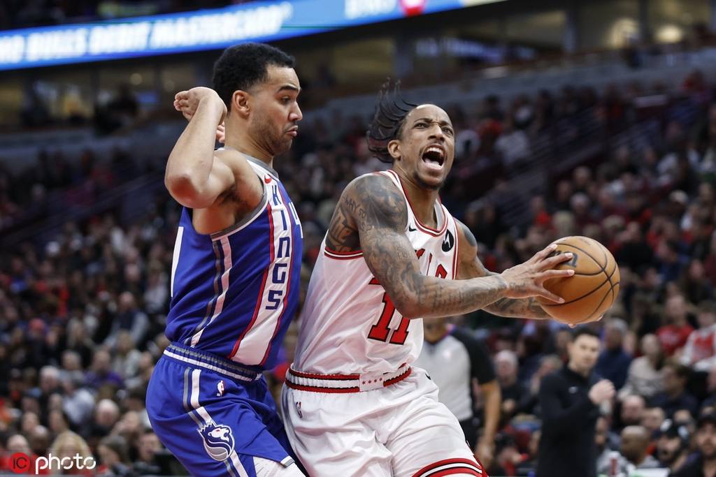 包含萨克拉门托国王迎NBA总决赛关键赛，清晨主帅复盘，球迷炸锅，团队化学反应显著的词条