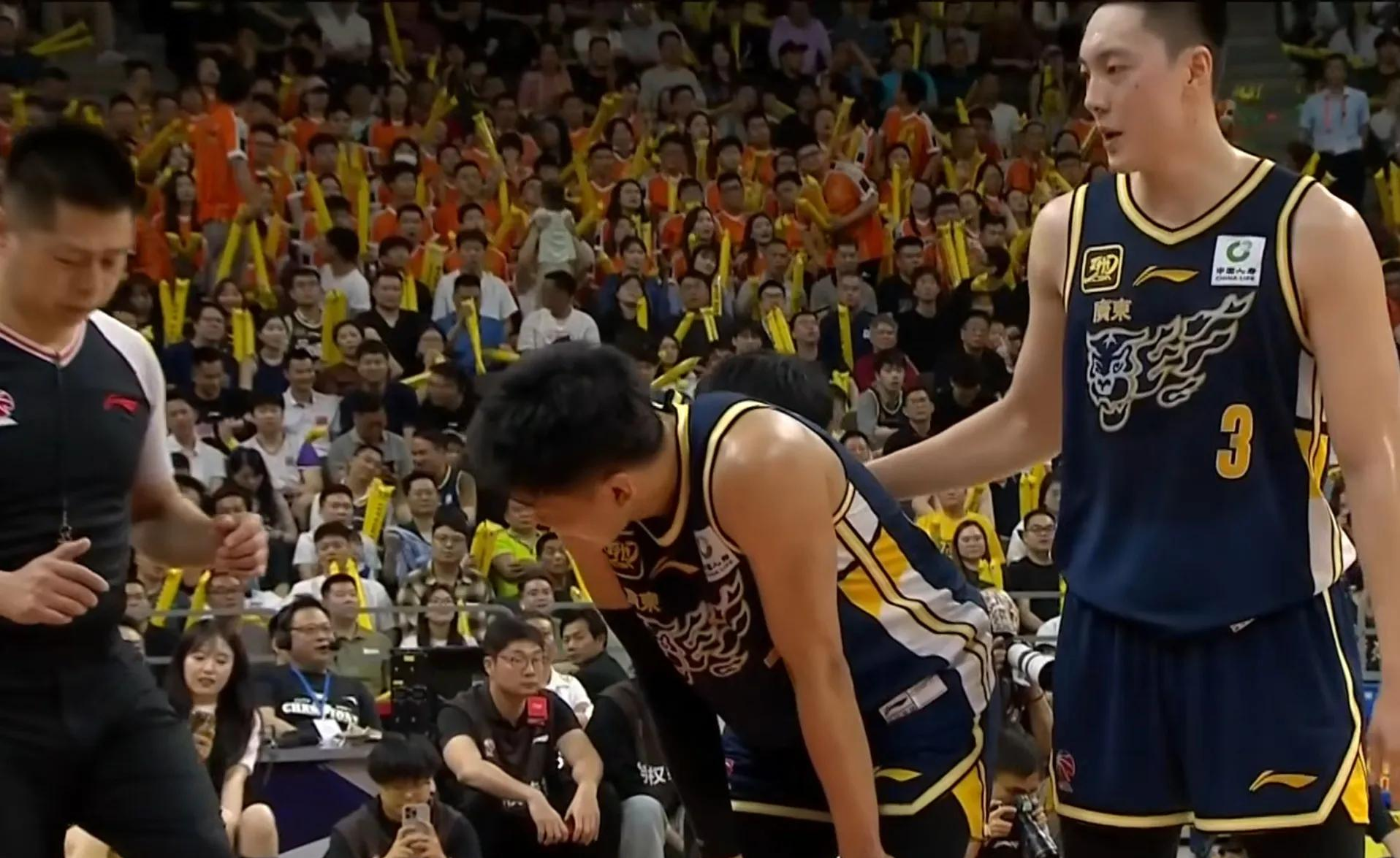 关于加时末段体能课后，广东宏远战术微调备战CBA常规赛，态度坚定，纪律约束更严格的信息