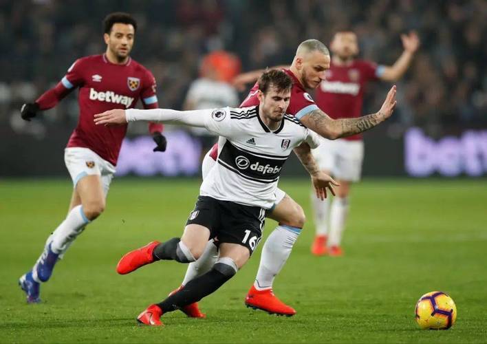  英超西汉姆热刺 