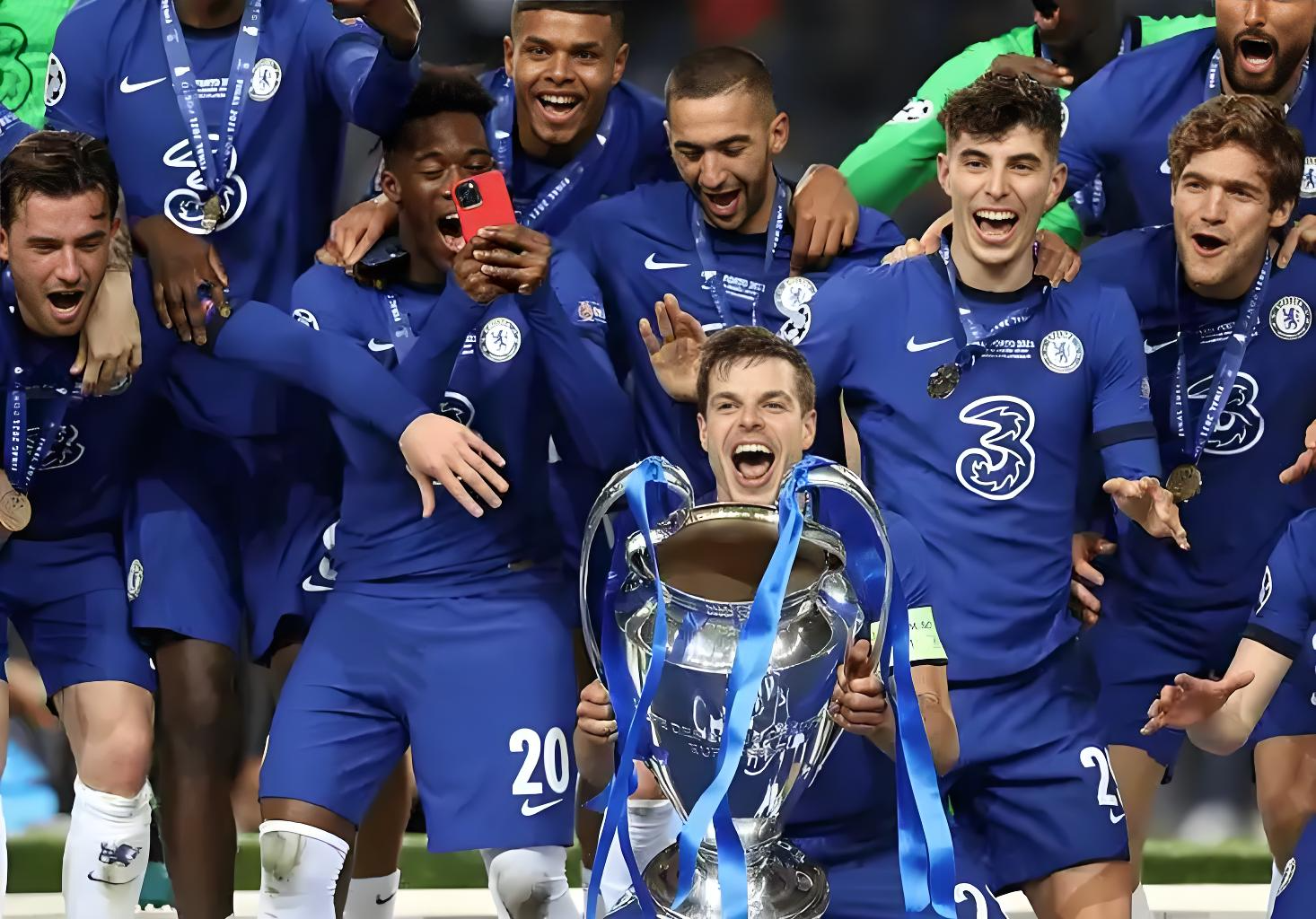  转会期欧冠焦点战；巴塞罗那绝杀压哨；压力陡增；数据趋势出现新变化