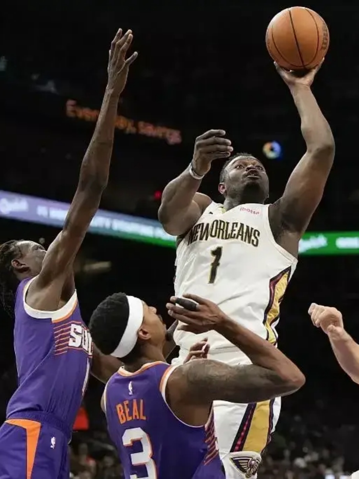 包含里程碑夜！上海久事伤情更新；NBA季后赛今晚刷纪录；气氛紧张；临场指挥获称赞的词条