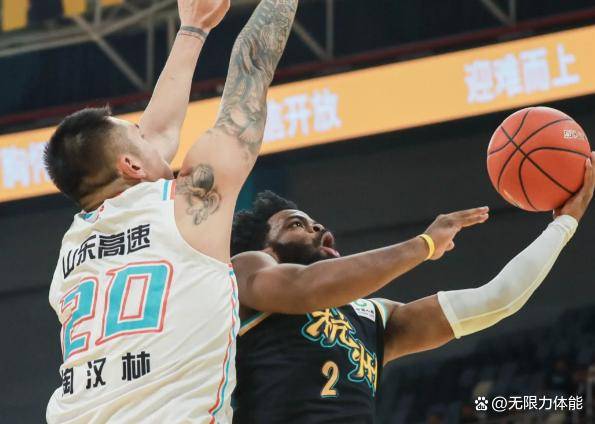 包含加时末段体能课后，山东男篮防线松动备战NBA季后赛，态度坚定，纪律约束更严格的词条